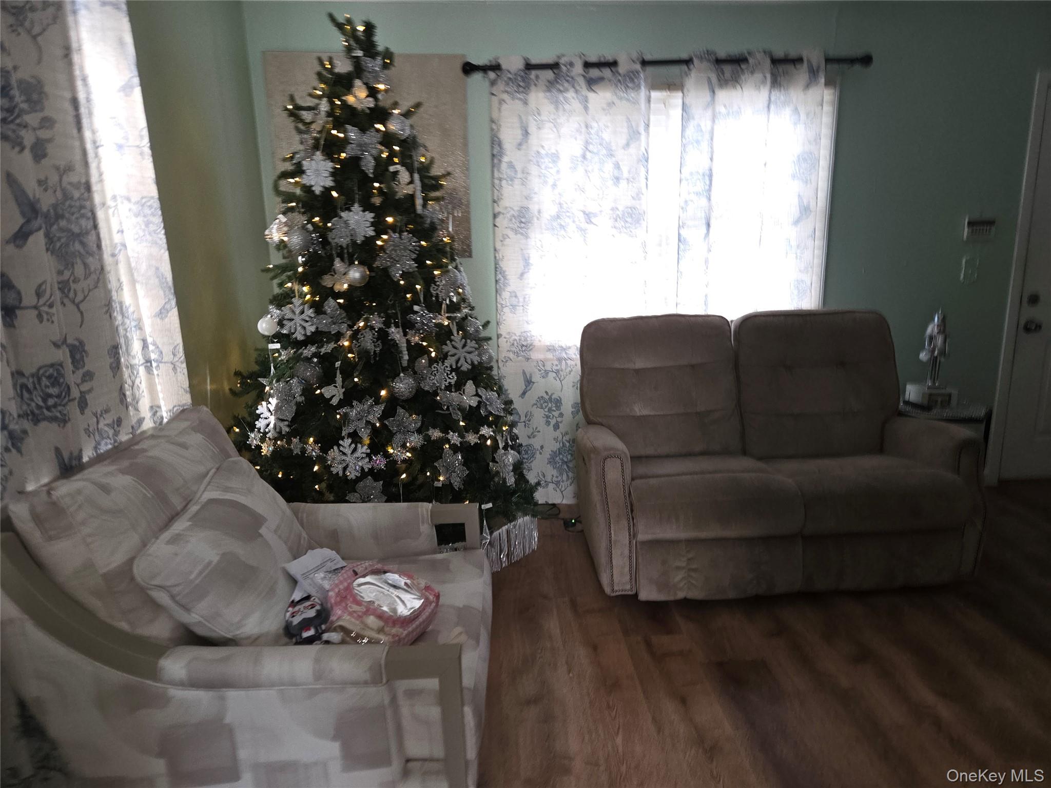 #4 photo, 466 44th Street, Copiague , NY 11757