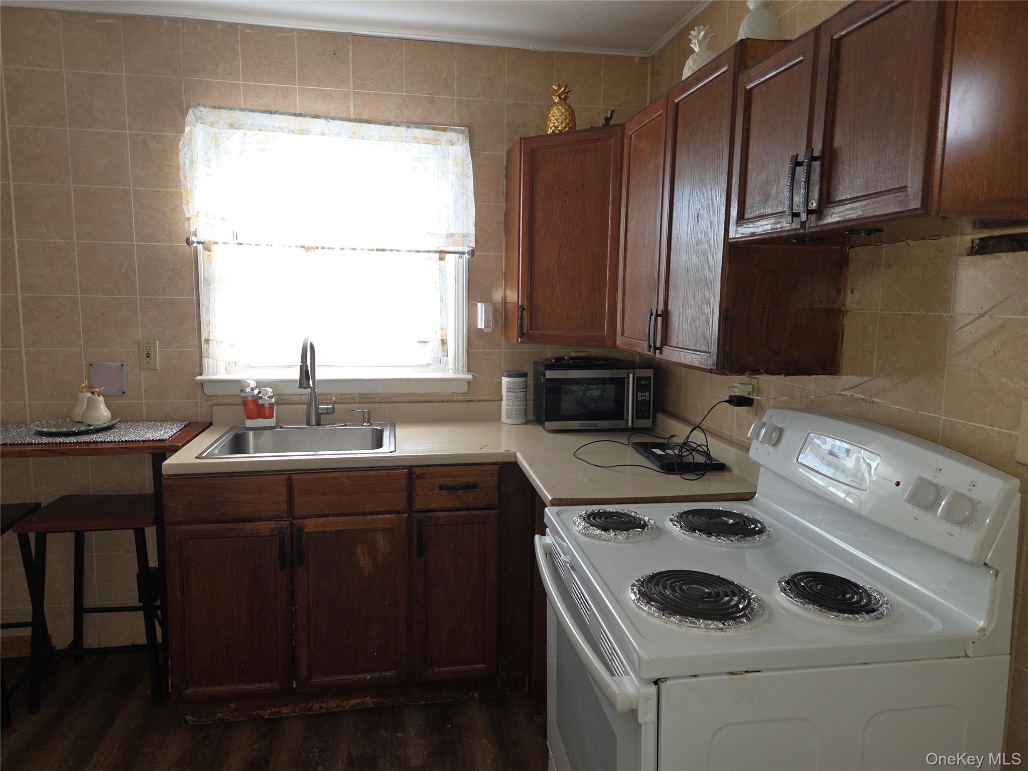 #5 photo, 466 44th Street, Copiague , NY 11757