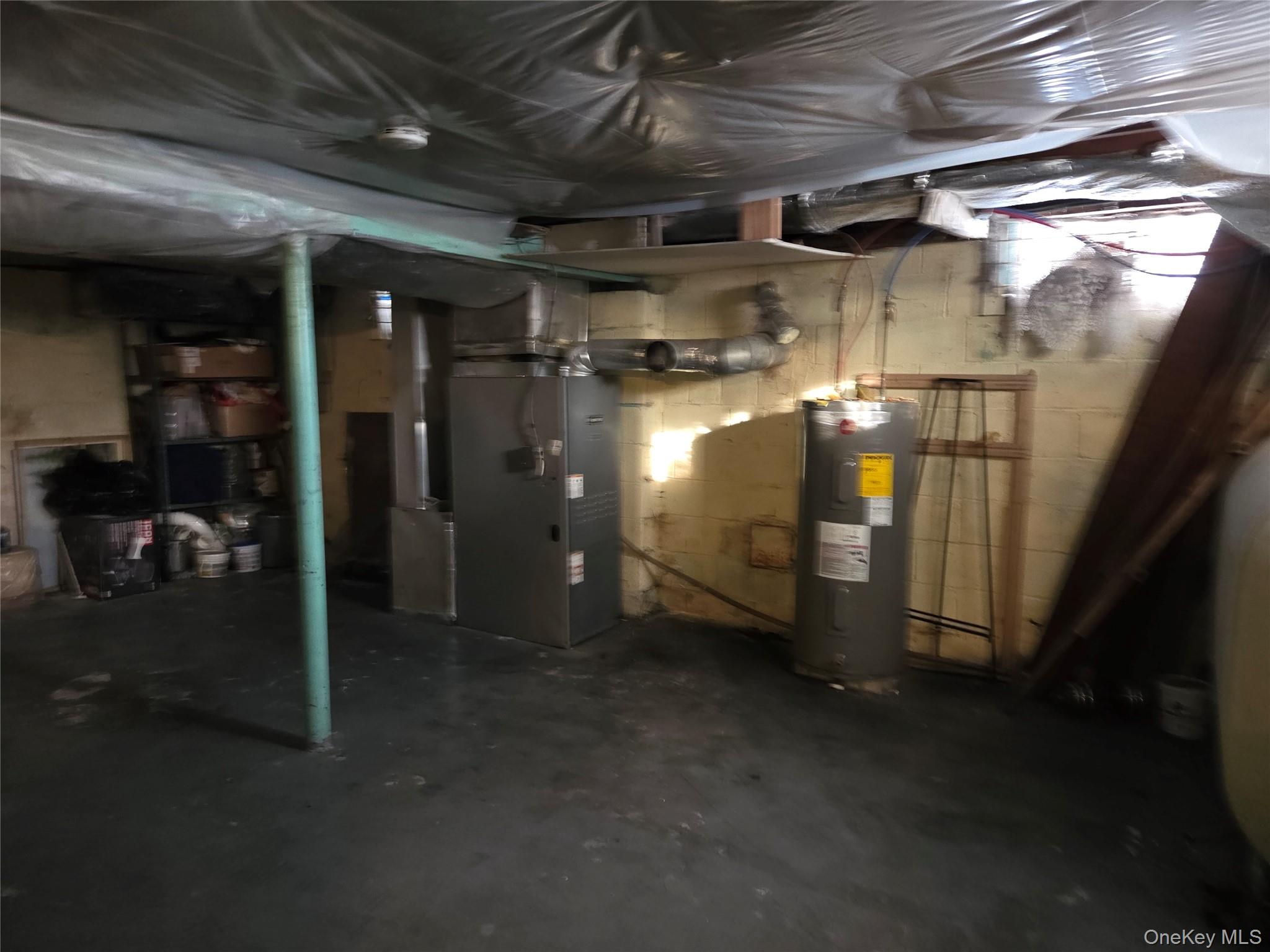 #6 photo, 466 44th Street, Copiague , NY 11757