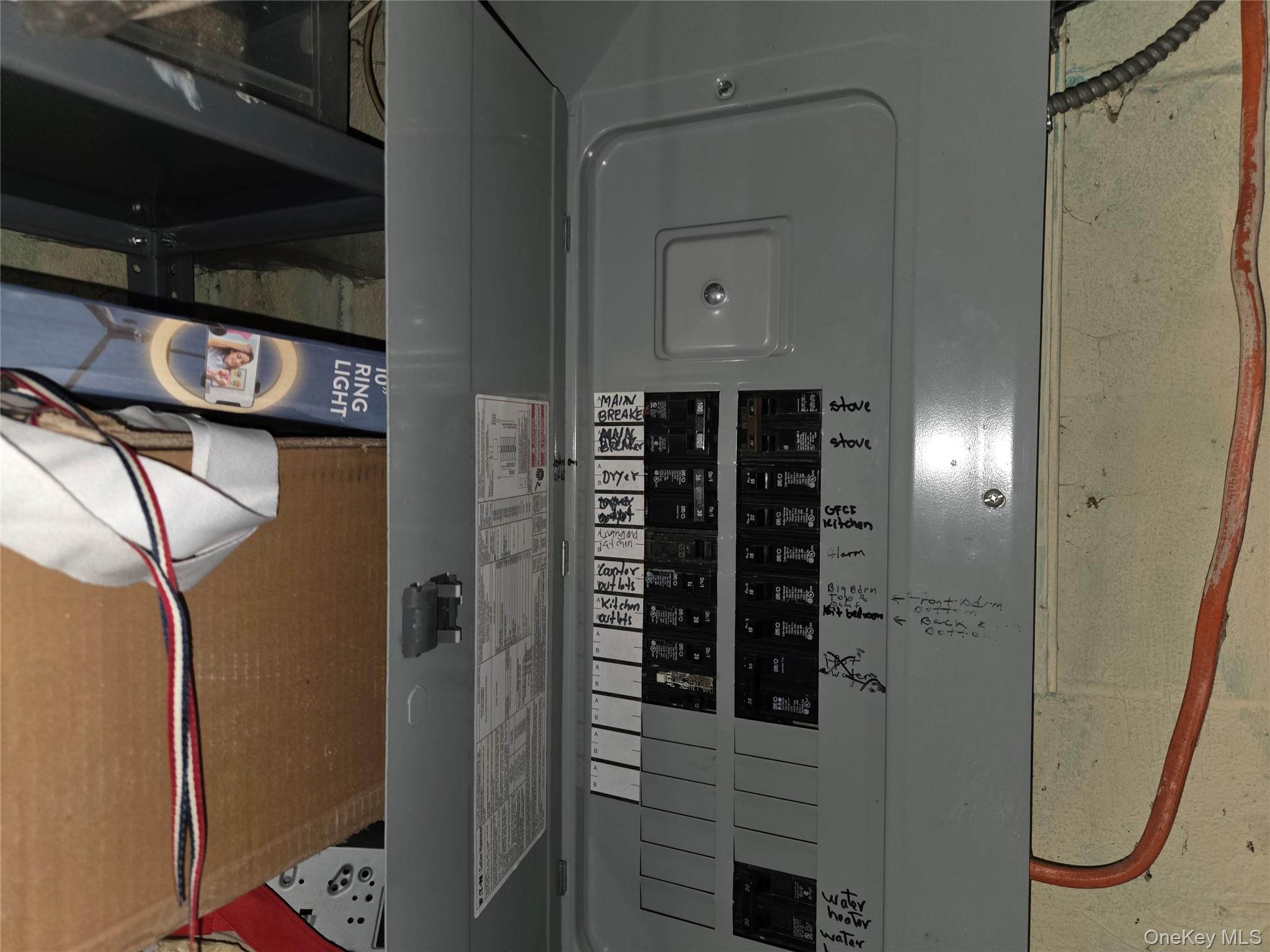 #7 photo, 466 44th Street, Copiague , NY 11757