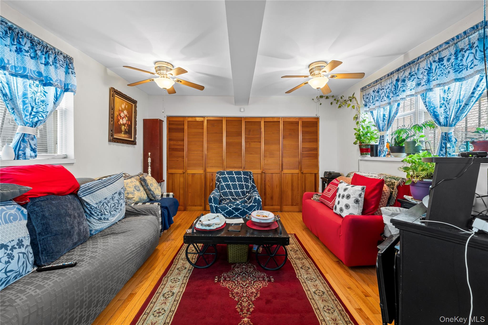 #4 photo, 3030 Kingsland Avenue, Bronx , NY 10469