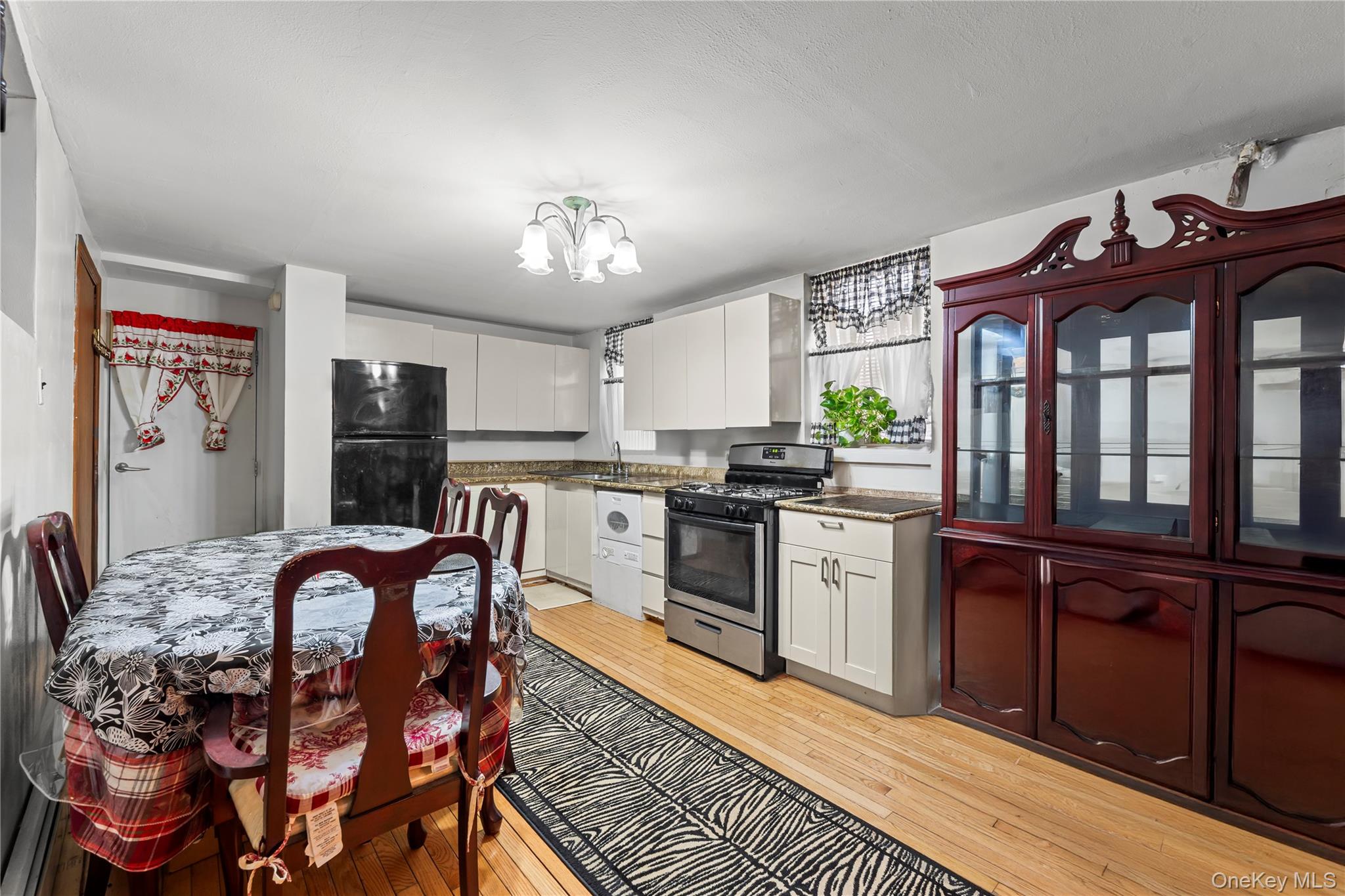 #5 photo, 3030 Kingsland Avenue, Bronx , NY 10469