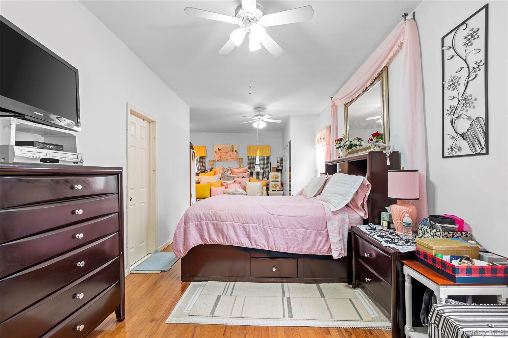 #6 photo, 3030 Kingsland Avenue, Bronx , NY 10469