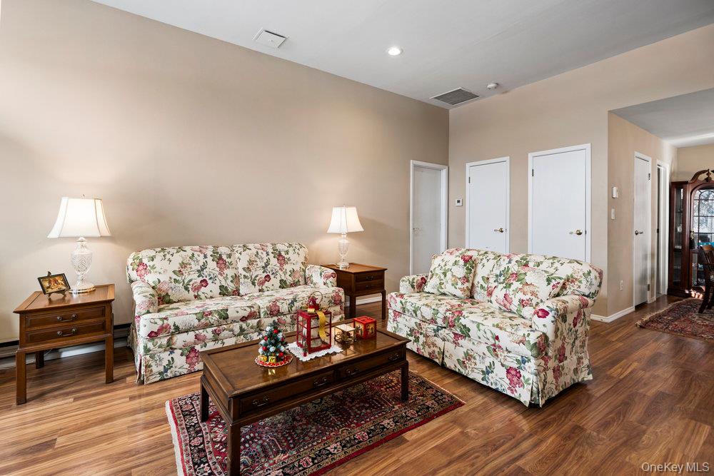 #11 photo, 304 Gotham Way, Saint James , NY 11780