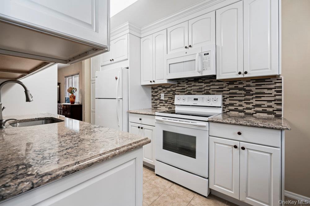 #14 photo, 304 Gotham Way, Saint James , NY 11780