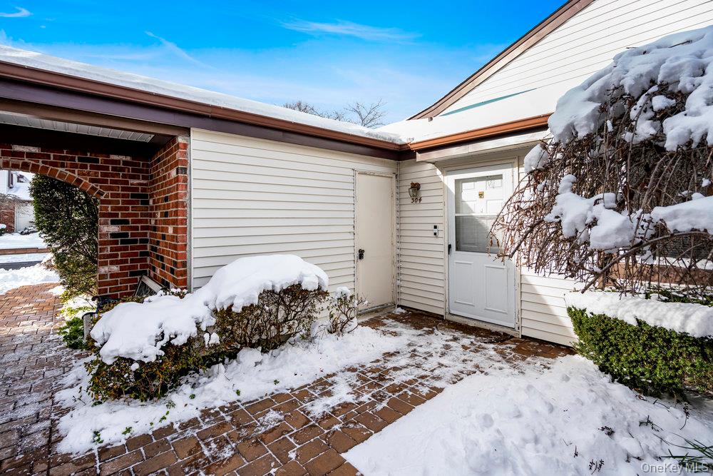 #2 photo, 304 Gotham Way, Saint James , NY 11780