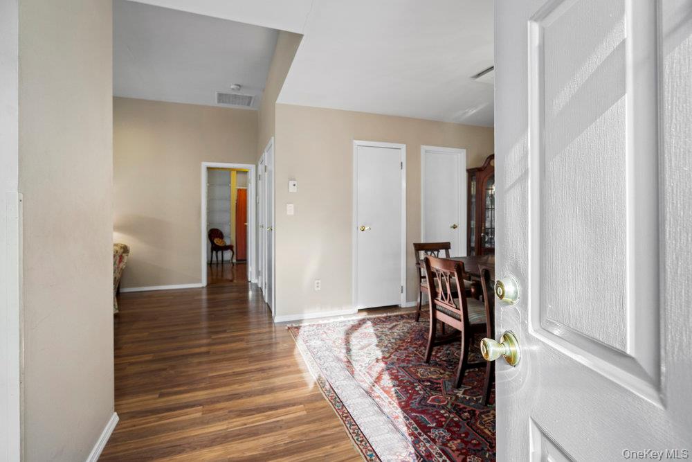 #5 photo, 304 Gotham Way, Saint James , NY 11780