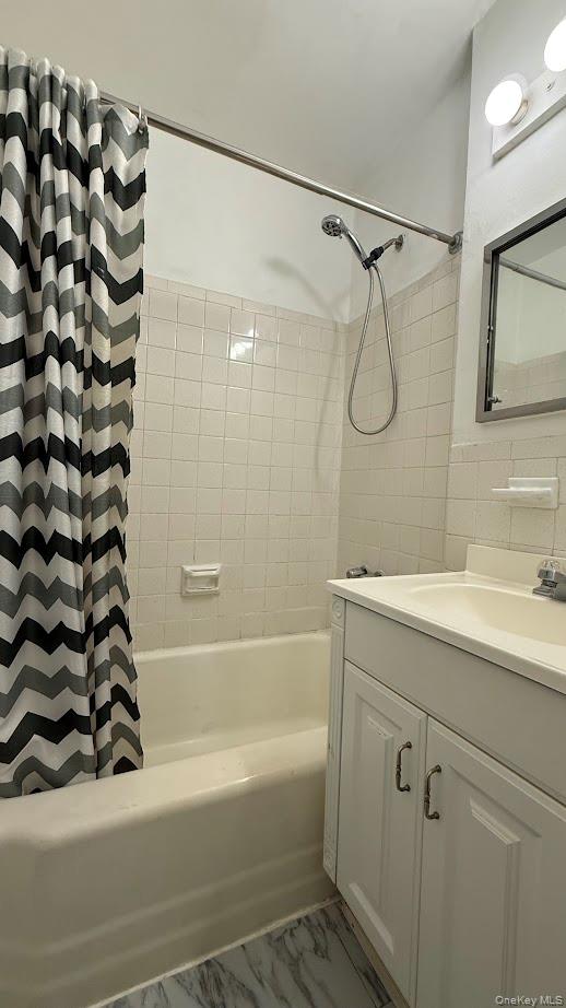 #18 photo, 63-11 Queens Boulevard, كوينز Woodside , NY 11347