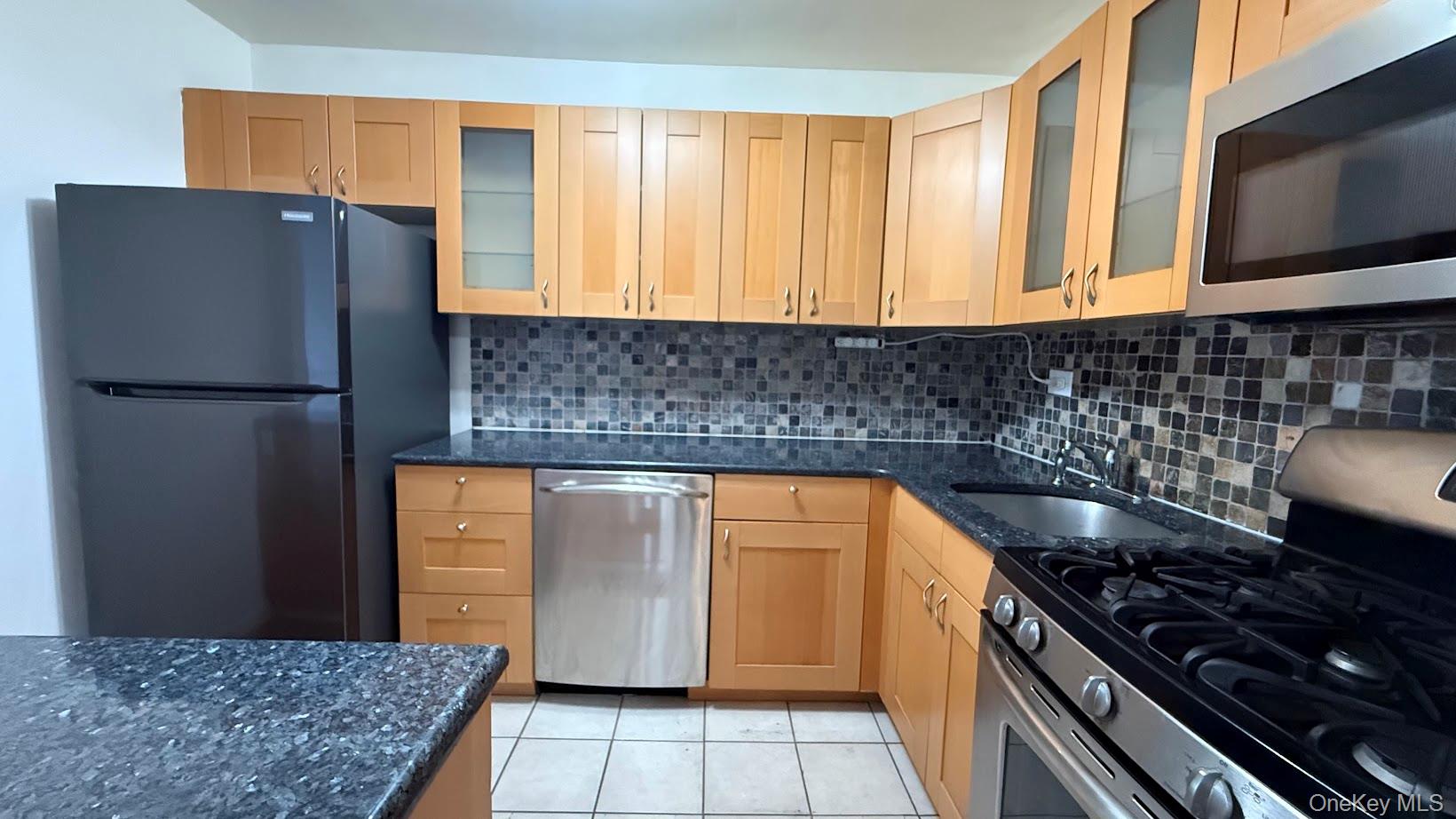 #8 photo, 63-11 Queens Boulevard, كوينز Woodside , NY 11347