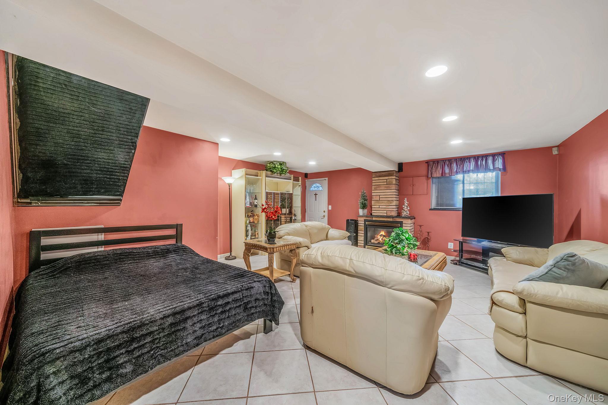 #19 photo, 8615 77th Avenue, Glendale , NY 11385