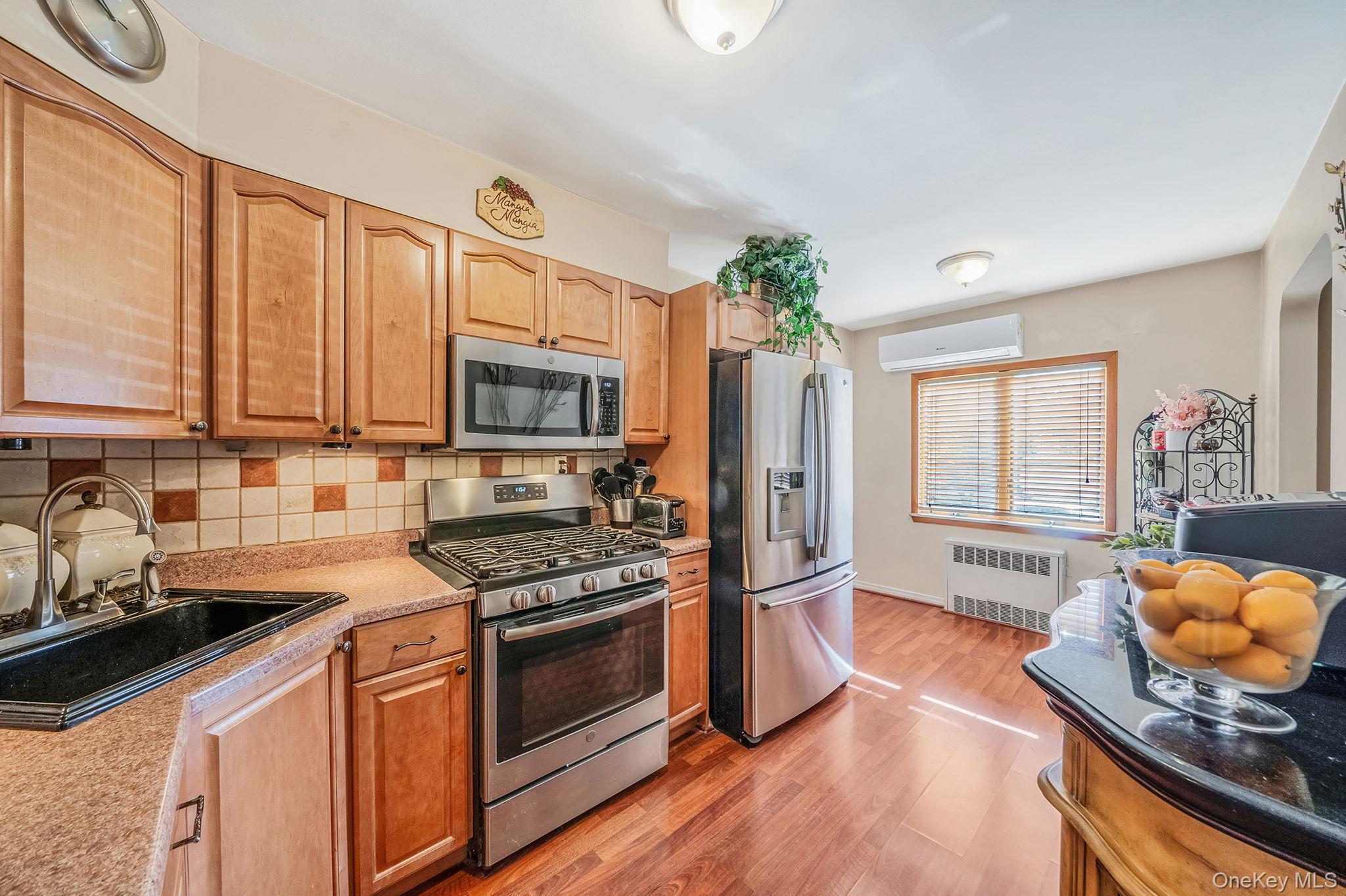 #5 photo, 8615 77th Avenue, Glendale , NY 11385