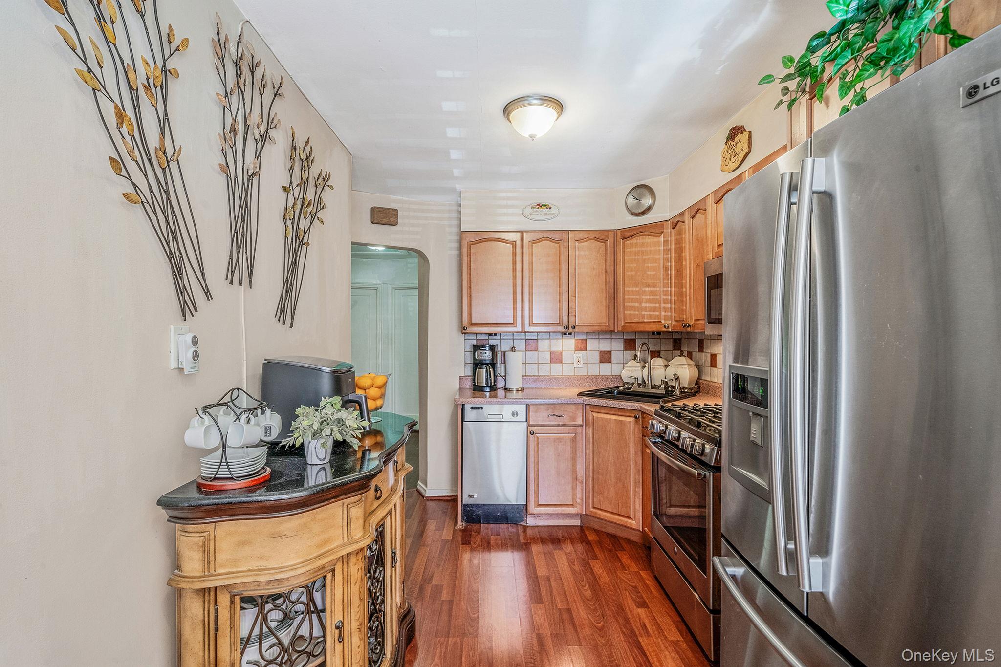 #6 photo, 8615 77th Avenue, Glendale , NY 11385