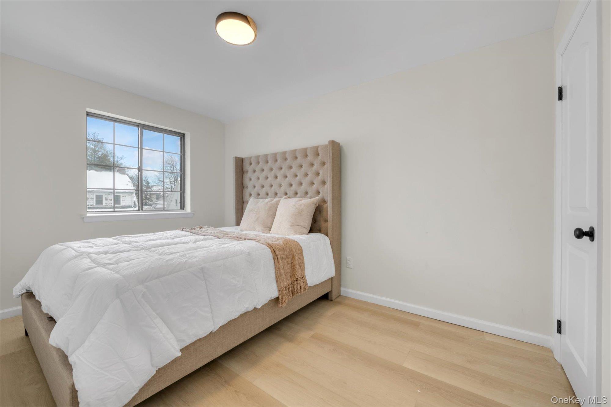 #13 photo, 4018 165th Street, Flushing , NY 11358