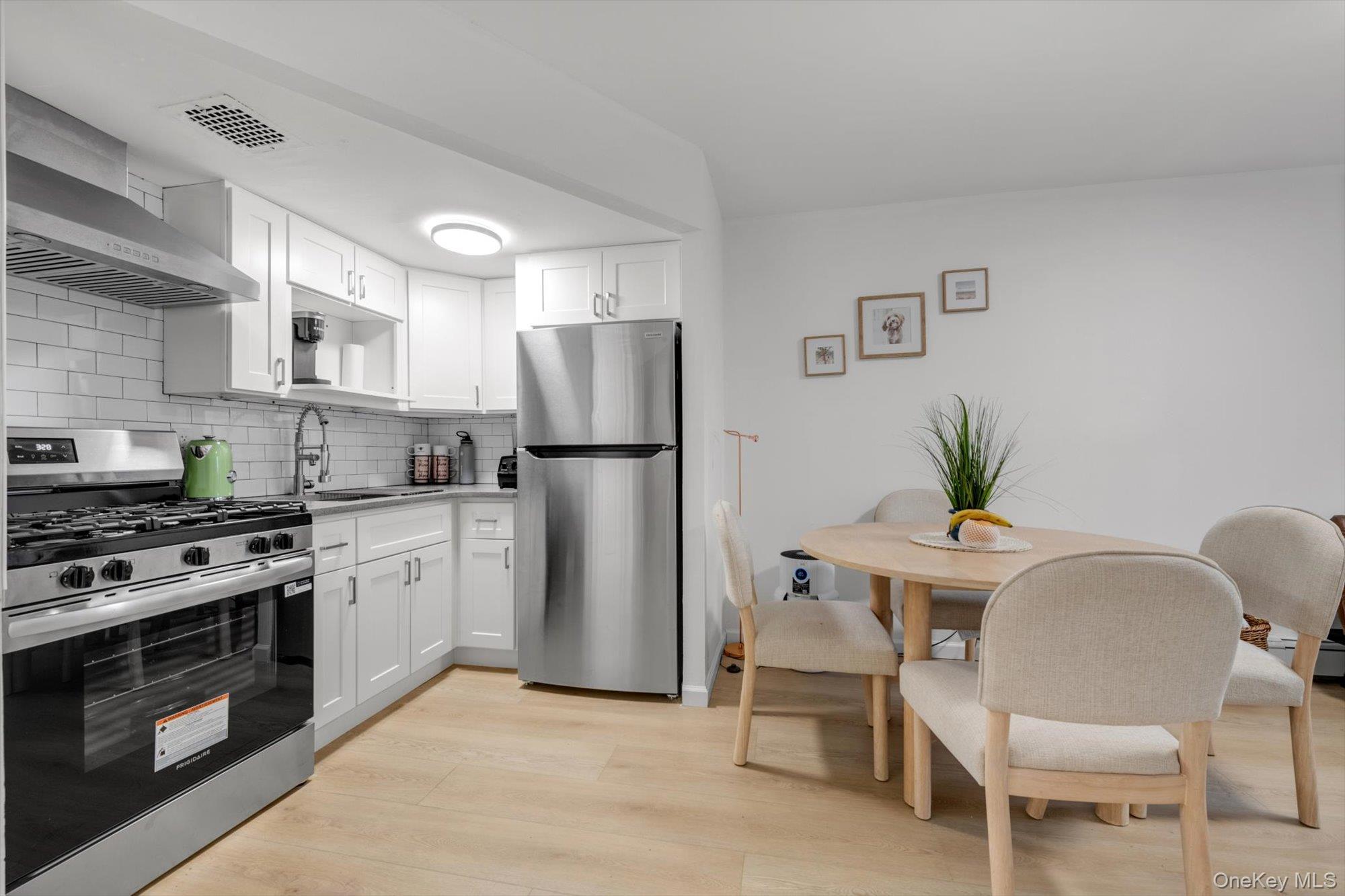 #5 photo, 4018 165th Street, Flushing , NY 11358