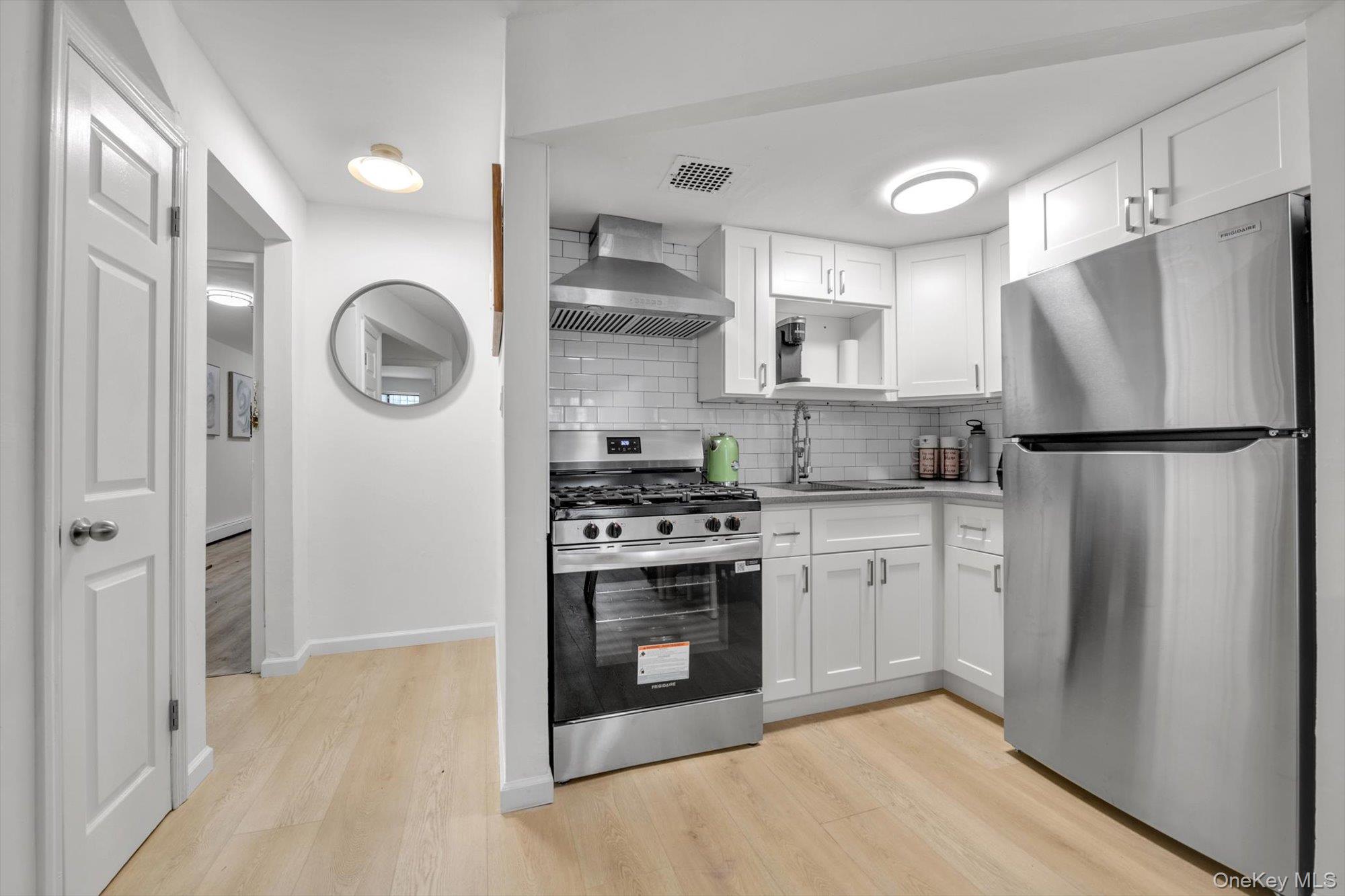 #6 photo, 4018 165th Street, Flushing , NY 11358