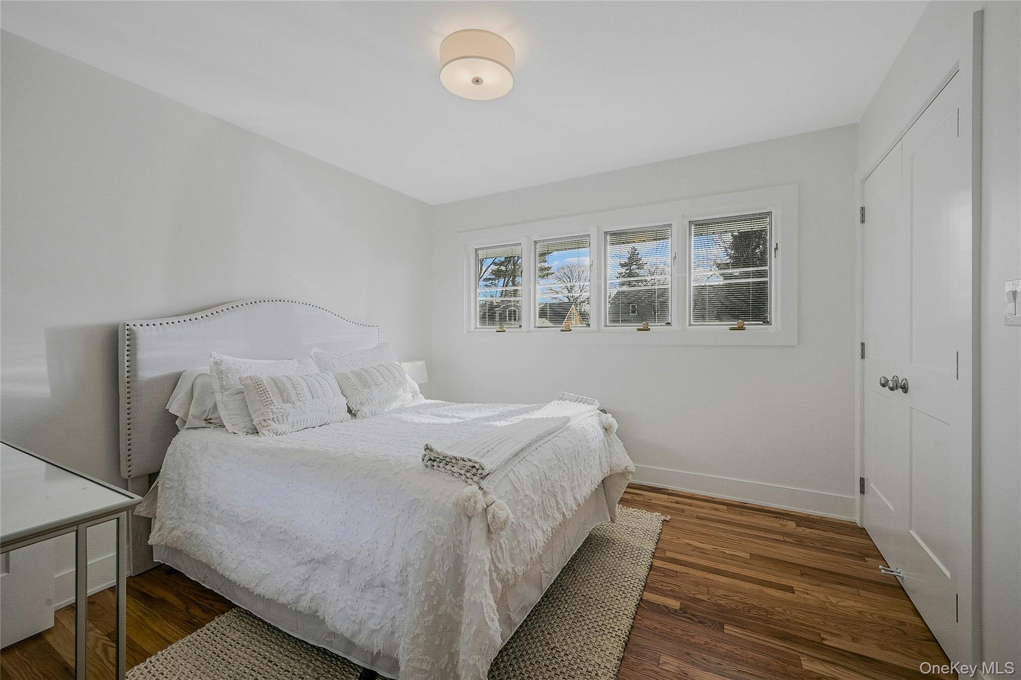 #15 photo, 3 Old Town Lane, מחוז סאפוק Huntington , NY 11743