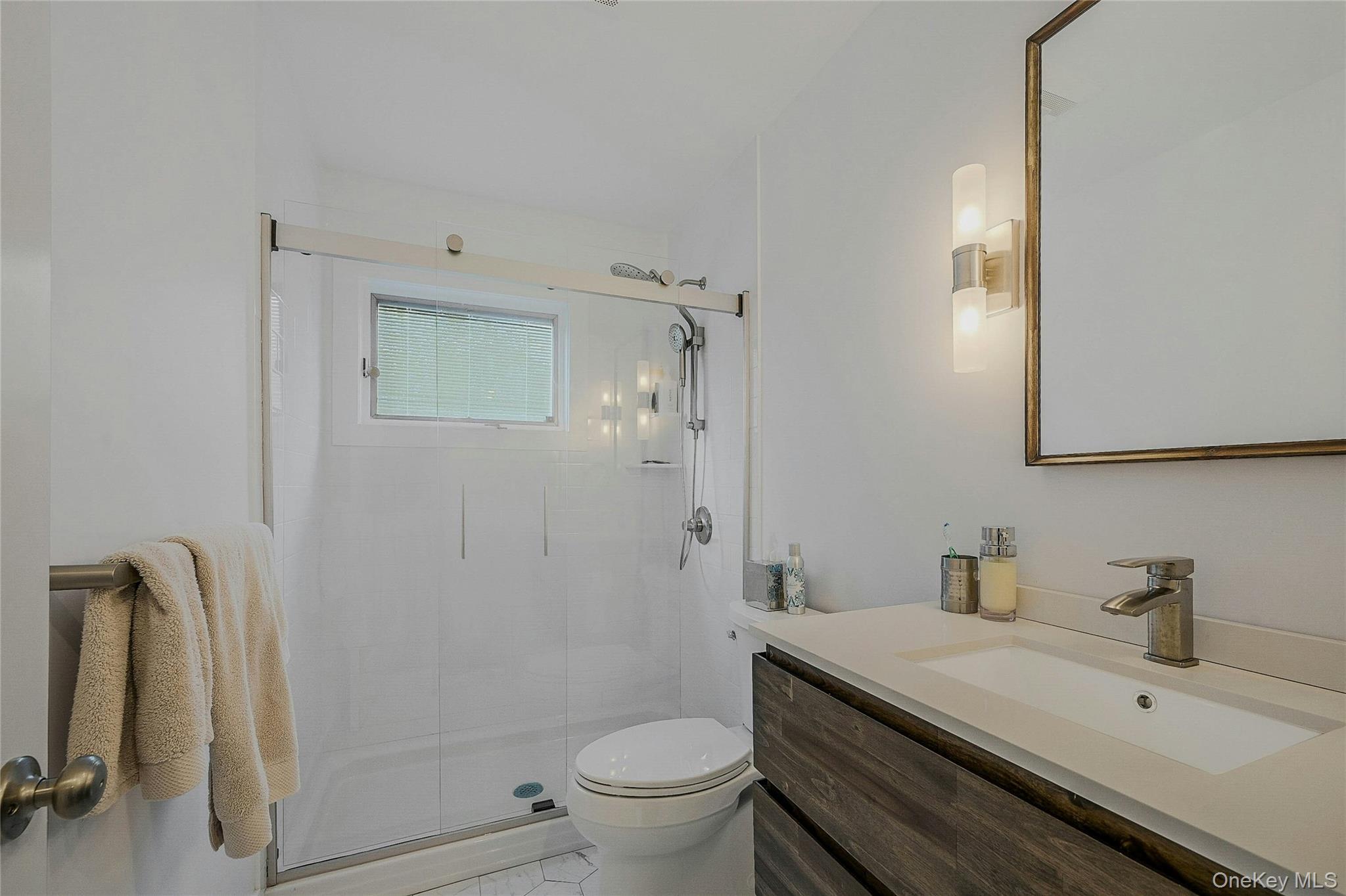 #17 photo, 3 Old Town Lane, מחוז סאפוק Huntington , NY 11743