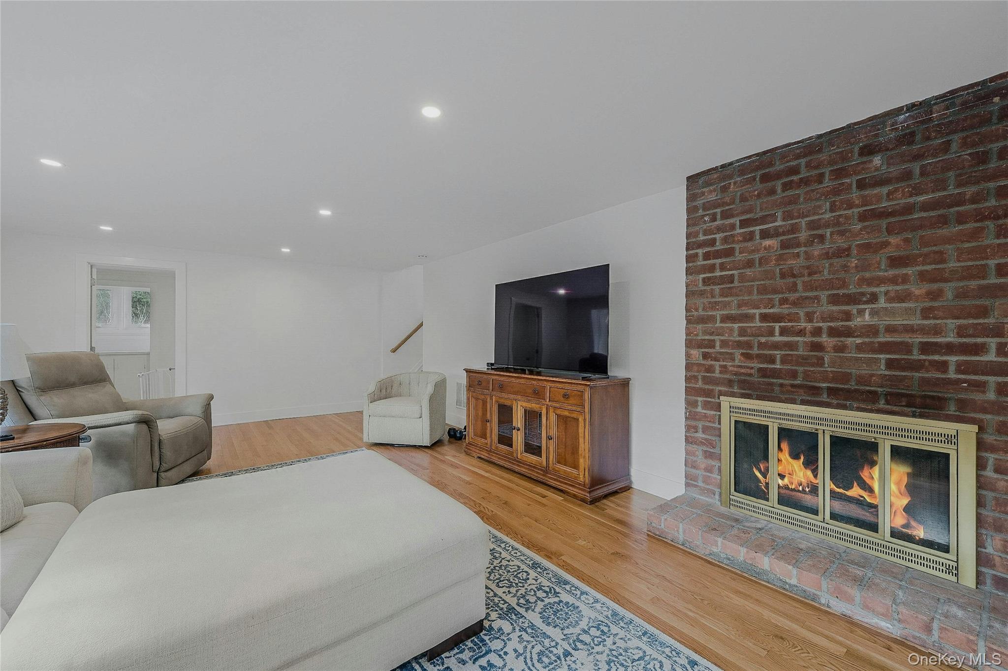 #19 photo, 3 Old Town Lane, מחוז סאפוק Huntington , NY 11743