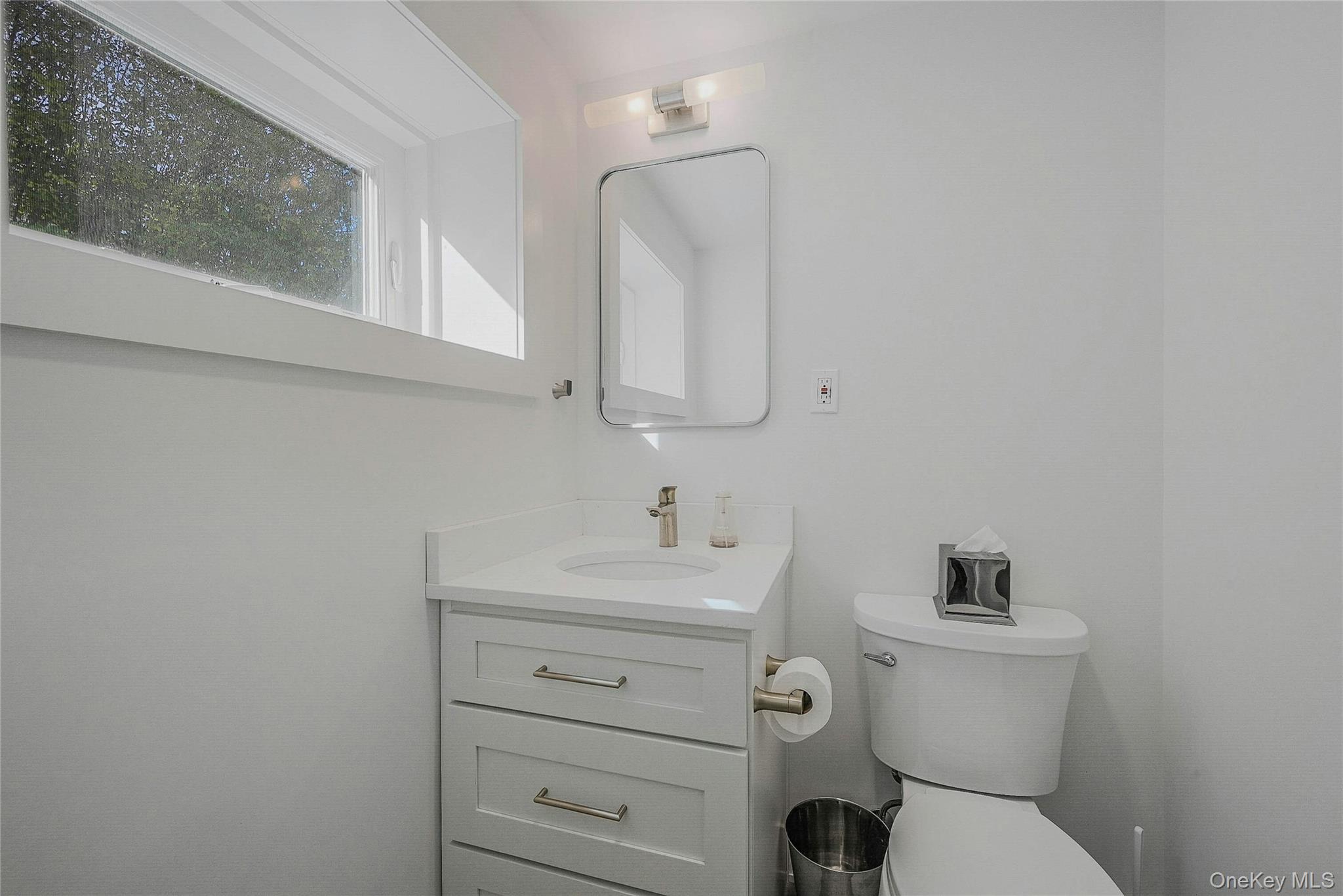 #20 photo, 3 Old Town Lane, מחוז סאפוק Huntington , NY 11743