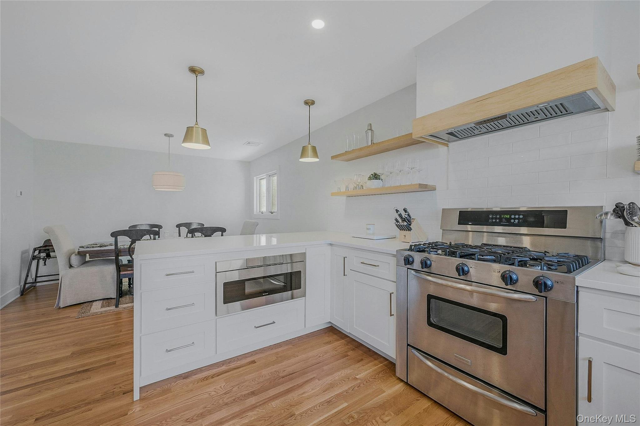 #6 photo, 3 Old Town Lane, מחוז סאפוק Huntington , NY 11743