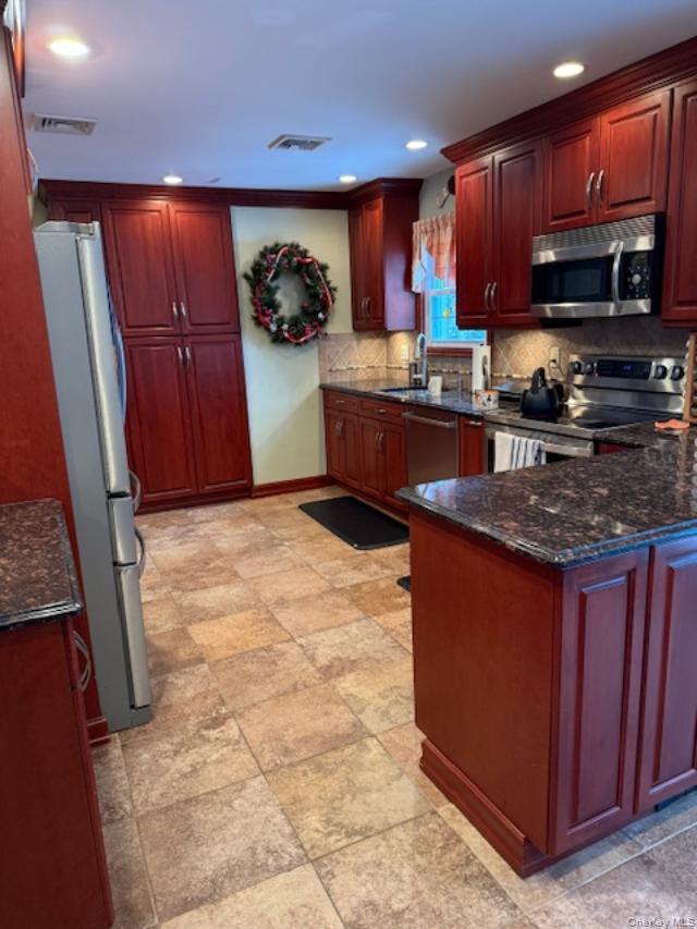 #4 photo, 90 Pacific Street, Нассау ‖ Massapequa Park , NY 11762