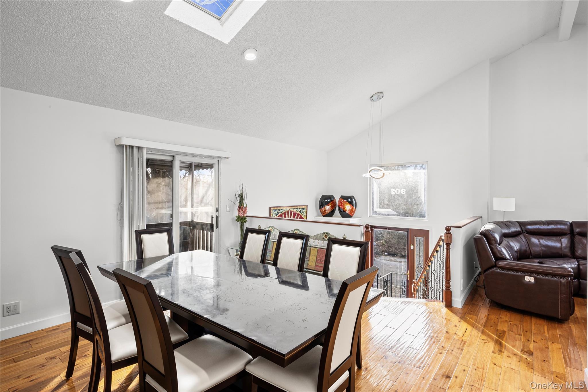 #10 photo, 902 Linden Avenue, নাসাউ কাউন্টি Westbury , NY 11590