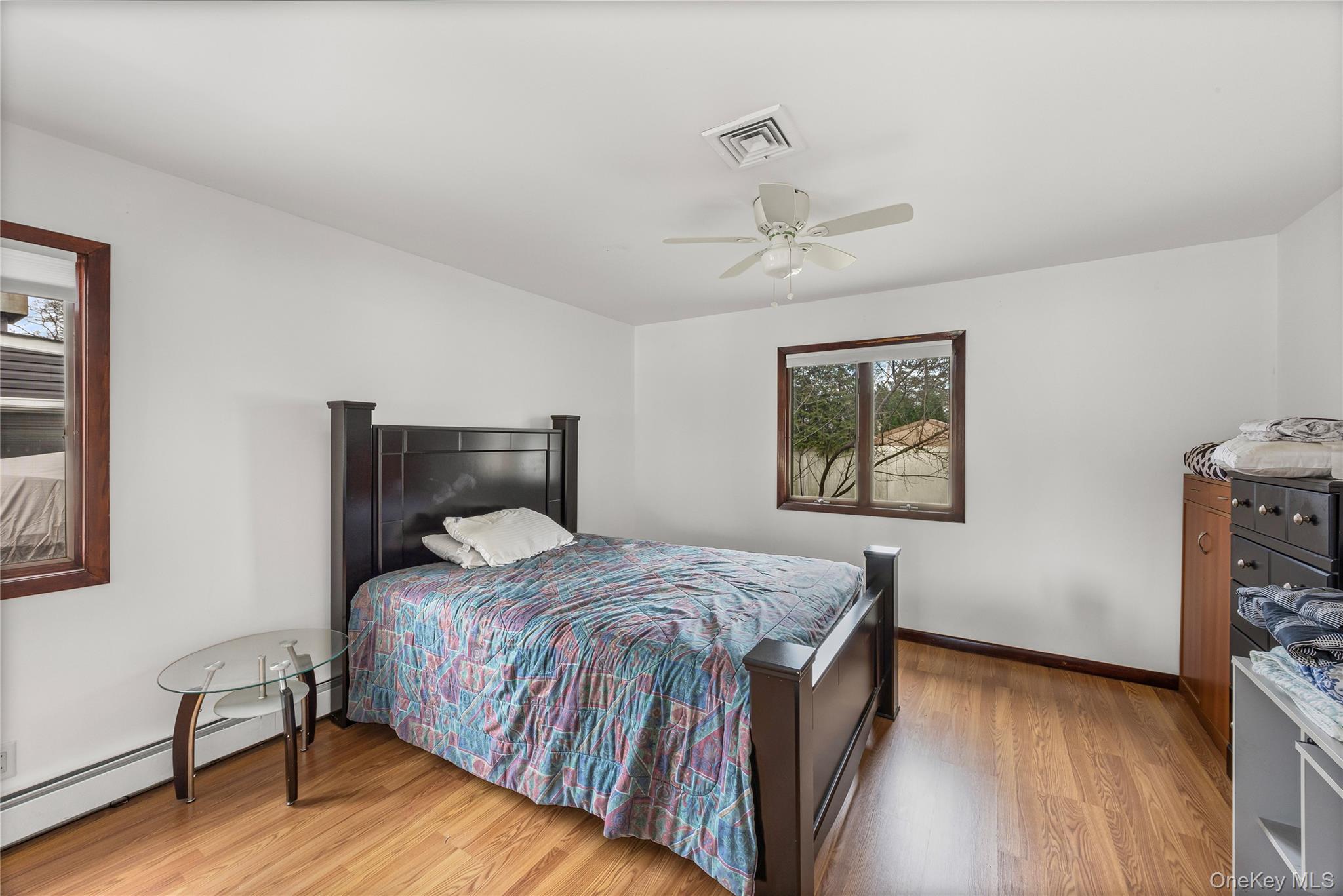 #20 photo, 902 Linden Avenue, নাসাউ কাউন্টি Westbury , NY 11590