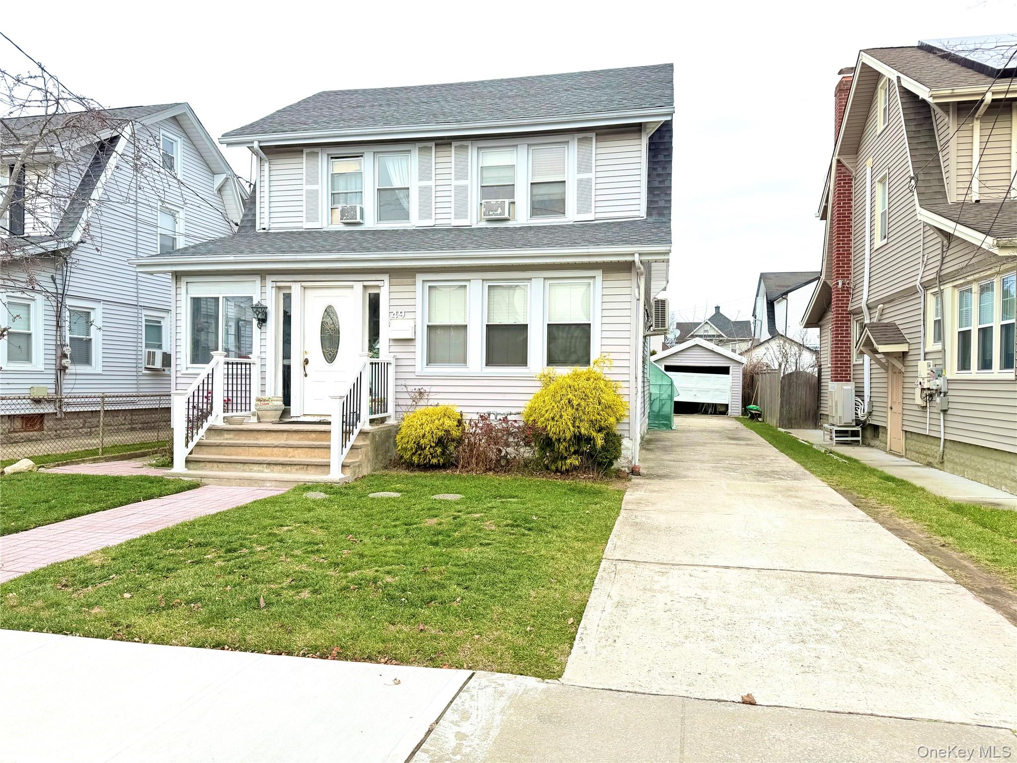 #1 photo, 49 Malden Avenue, Lynbrook , NY 11563
