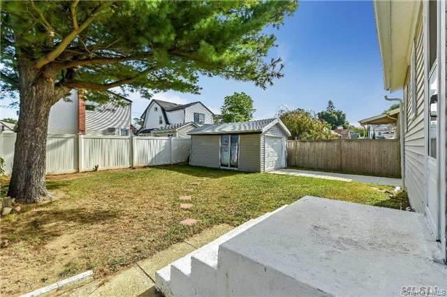 #15 photo, 49 Malden Avenue, Lynbrook , NY 11563