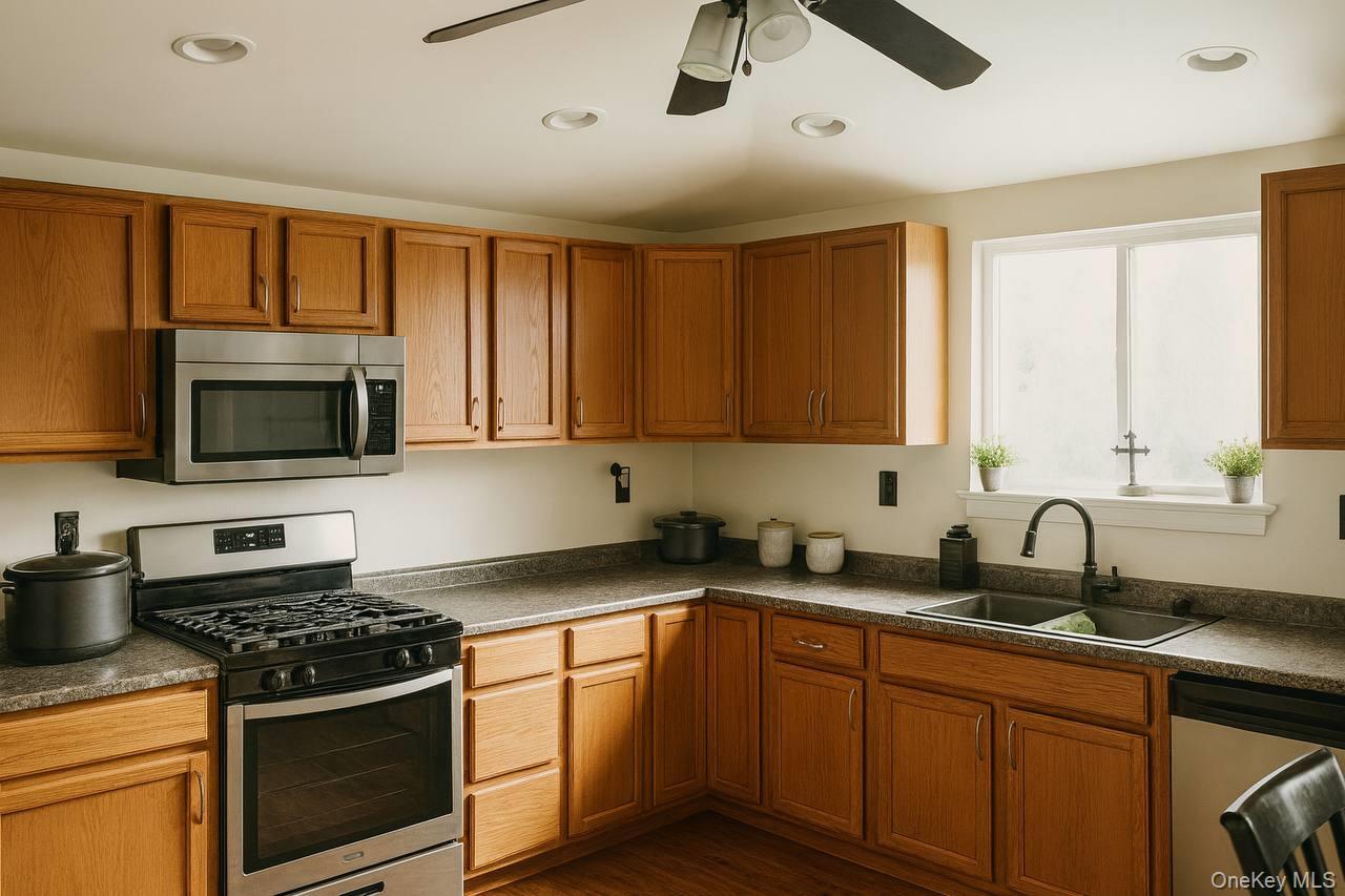 #2 photo, 50 Schneider Avenue, Highland Falls , NY 10928