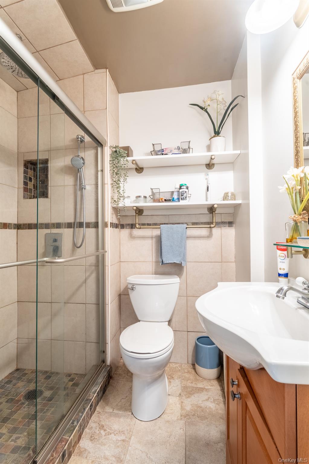 #19 photo, 637 Rosewood Street, Bronx , NY 10467