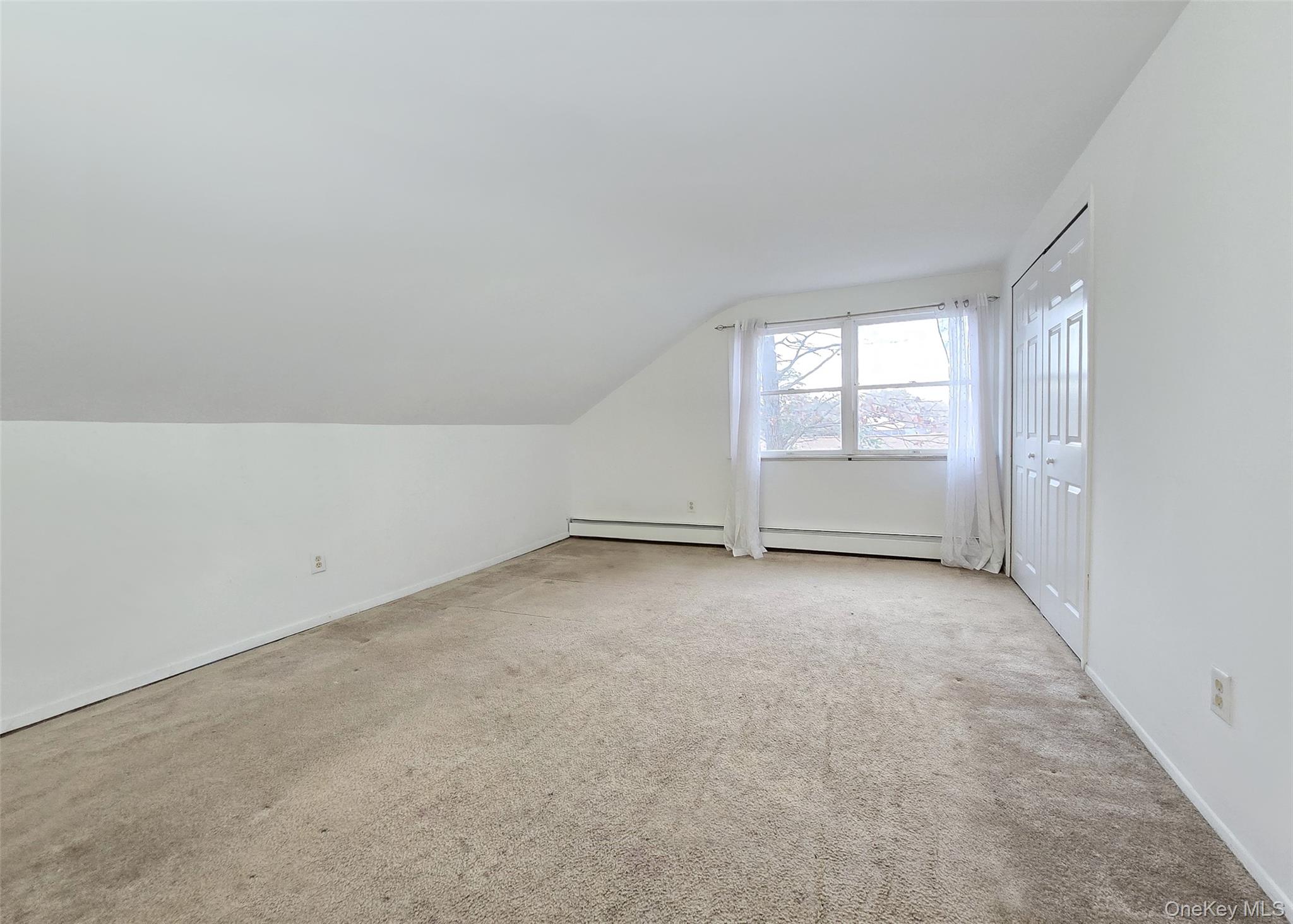 #17 photo, 652 Hawkins Road, Coram , NY 11727