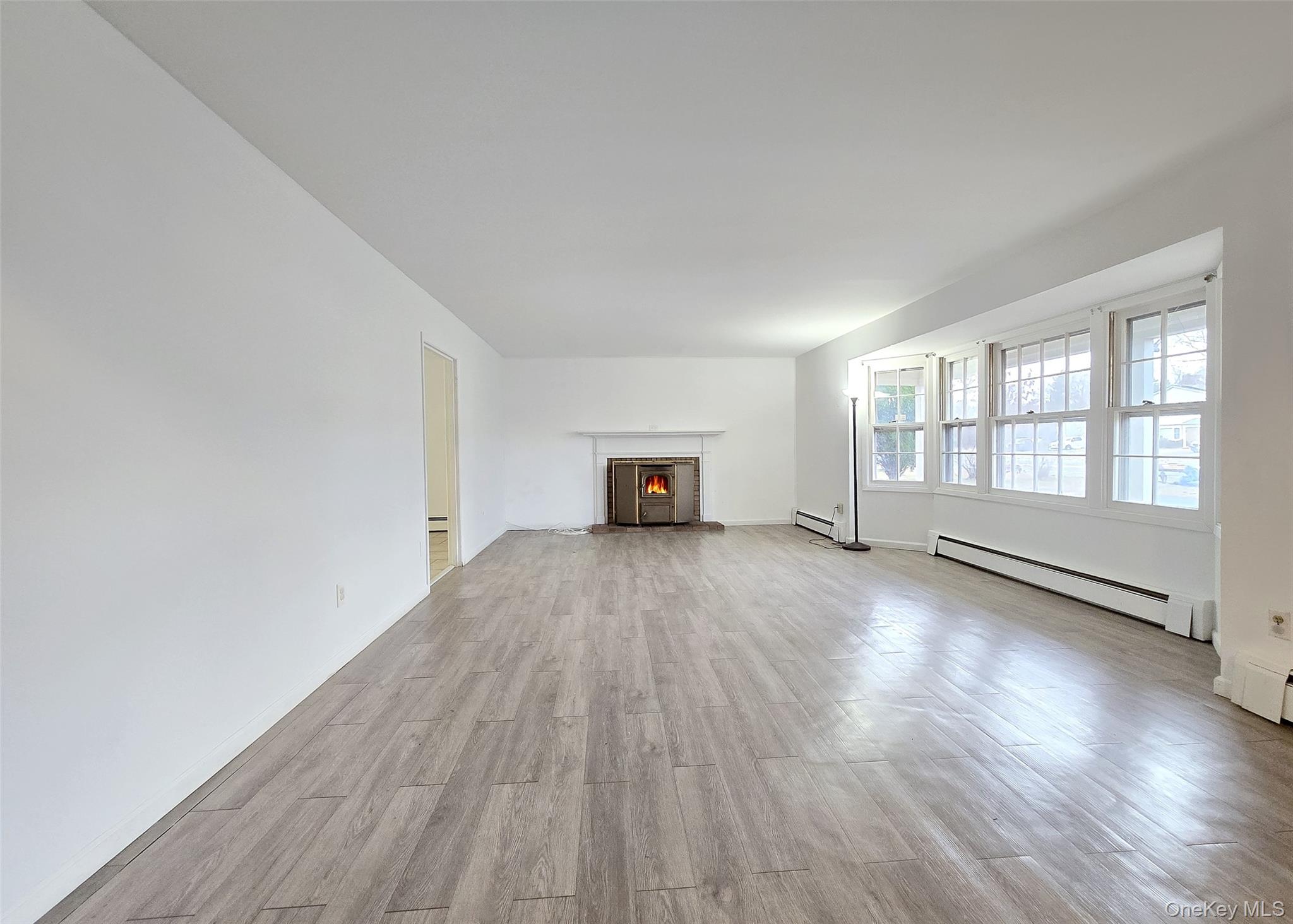 #7 photo, 652 Hawkins Road, Coram , NY 11727