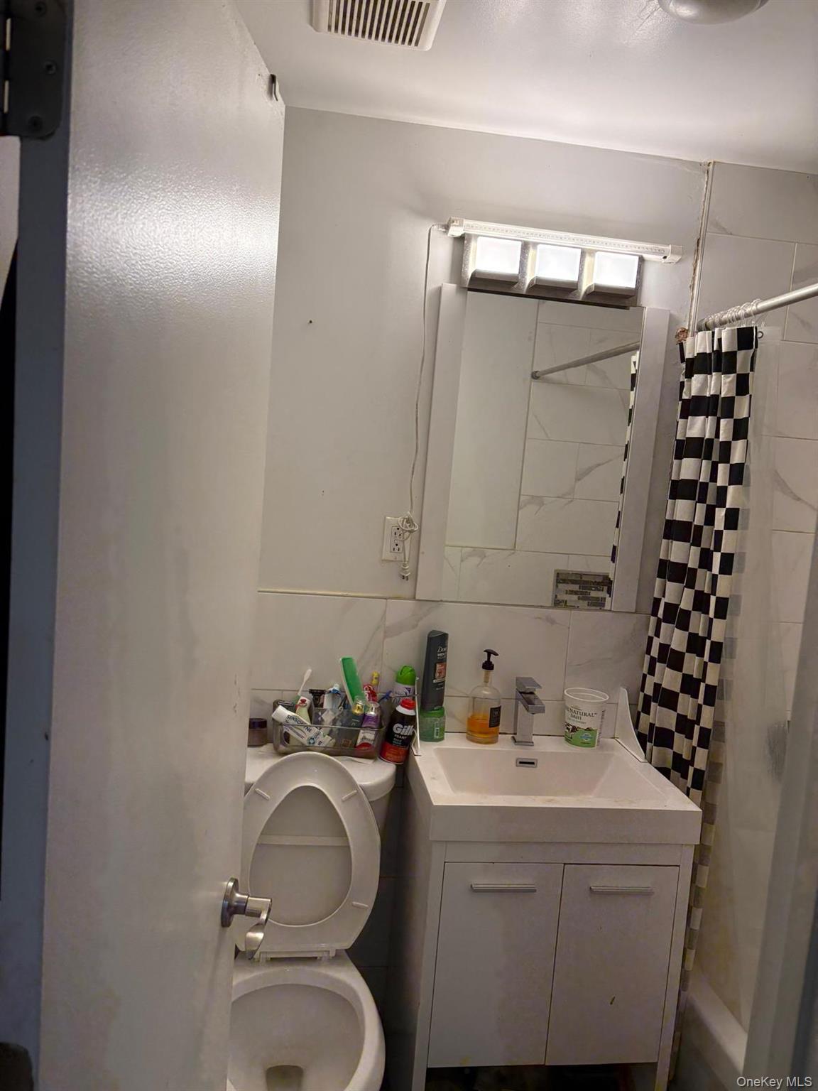 #12 photo, 25-37 72nd Street, Jackson Heights , NY 11370