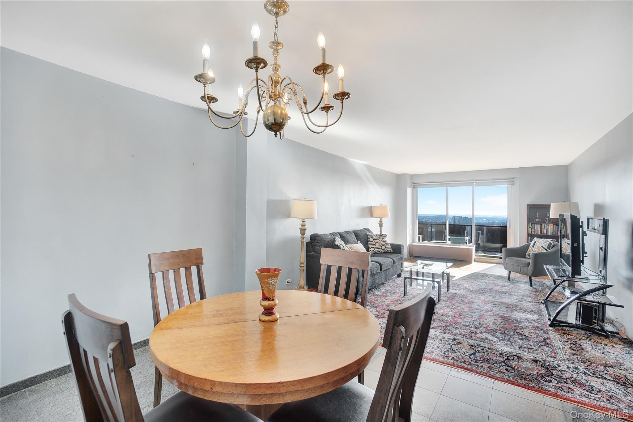 #11 photo, 110-11 Queens Boulevard, 뉴욕퀸즈 Forest Hills , NY 11375