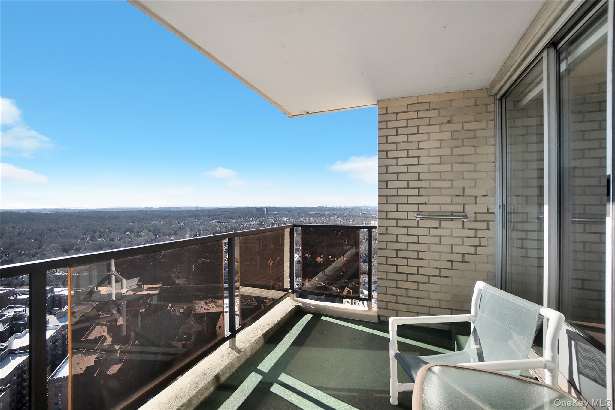 #18 photo, 110-11 Queens Boulevard, 뉴욕퀸즈 Forest Hills , NY 11375