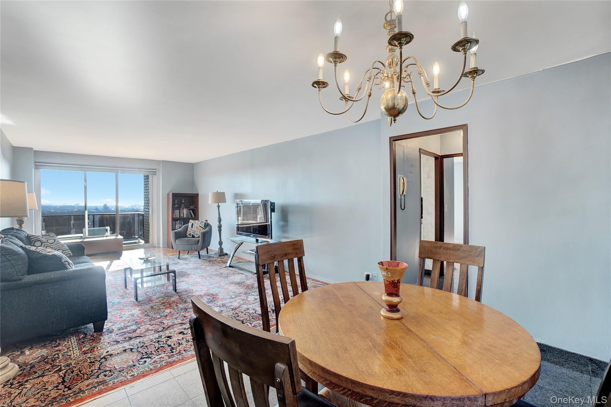 #6 photo, 110-11 Queens Boulevard, 뉴욕퀸즈 Forest Hills , NY 11375