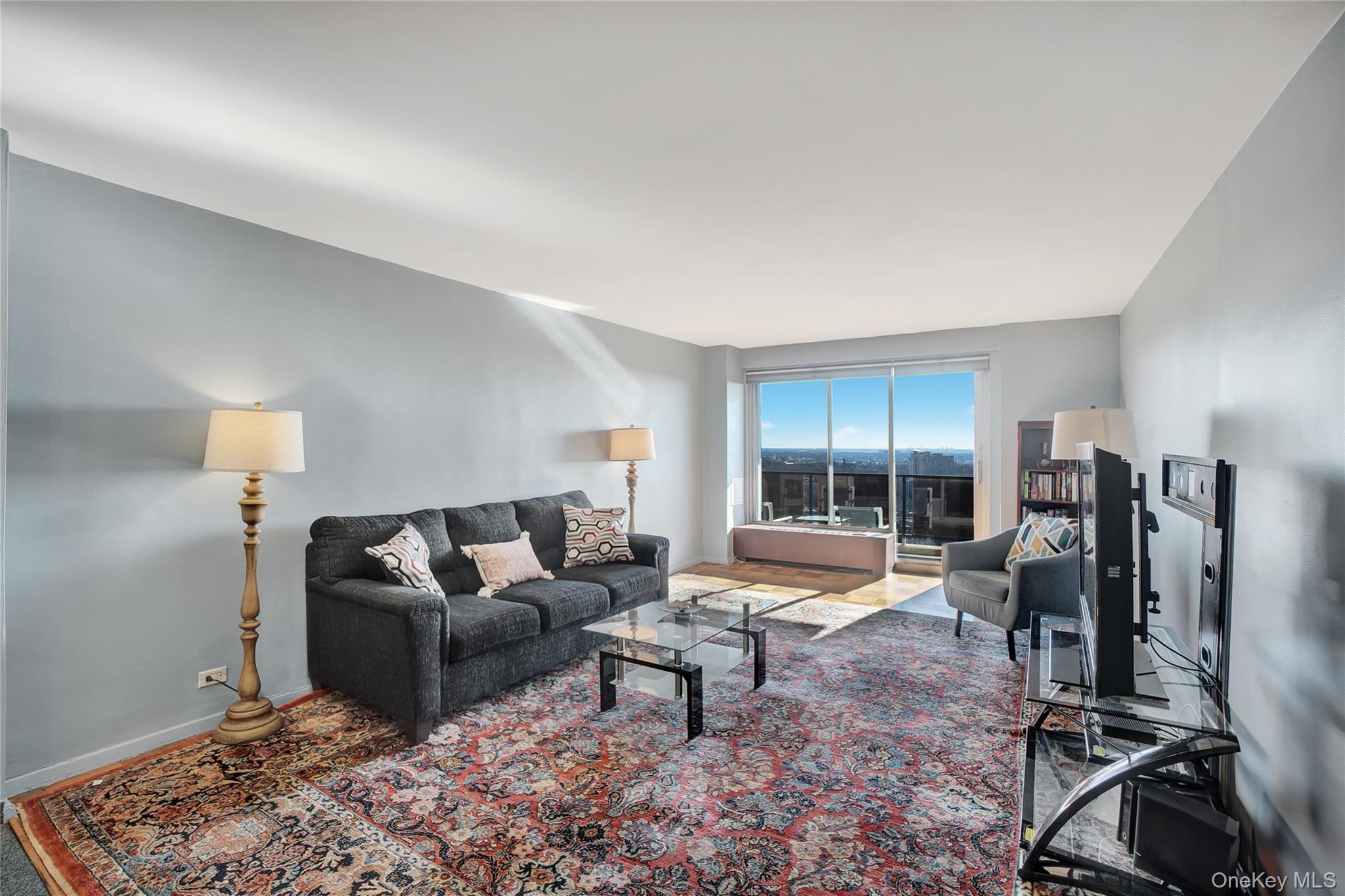 #9 photo, 110-11 Queens Boulevard, 뉴욕퀸즈 Forest Hills , NY 11375