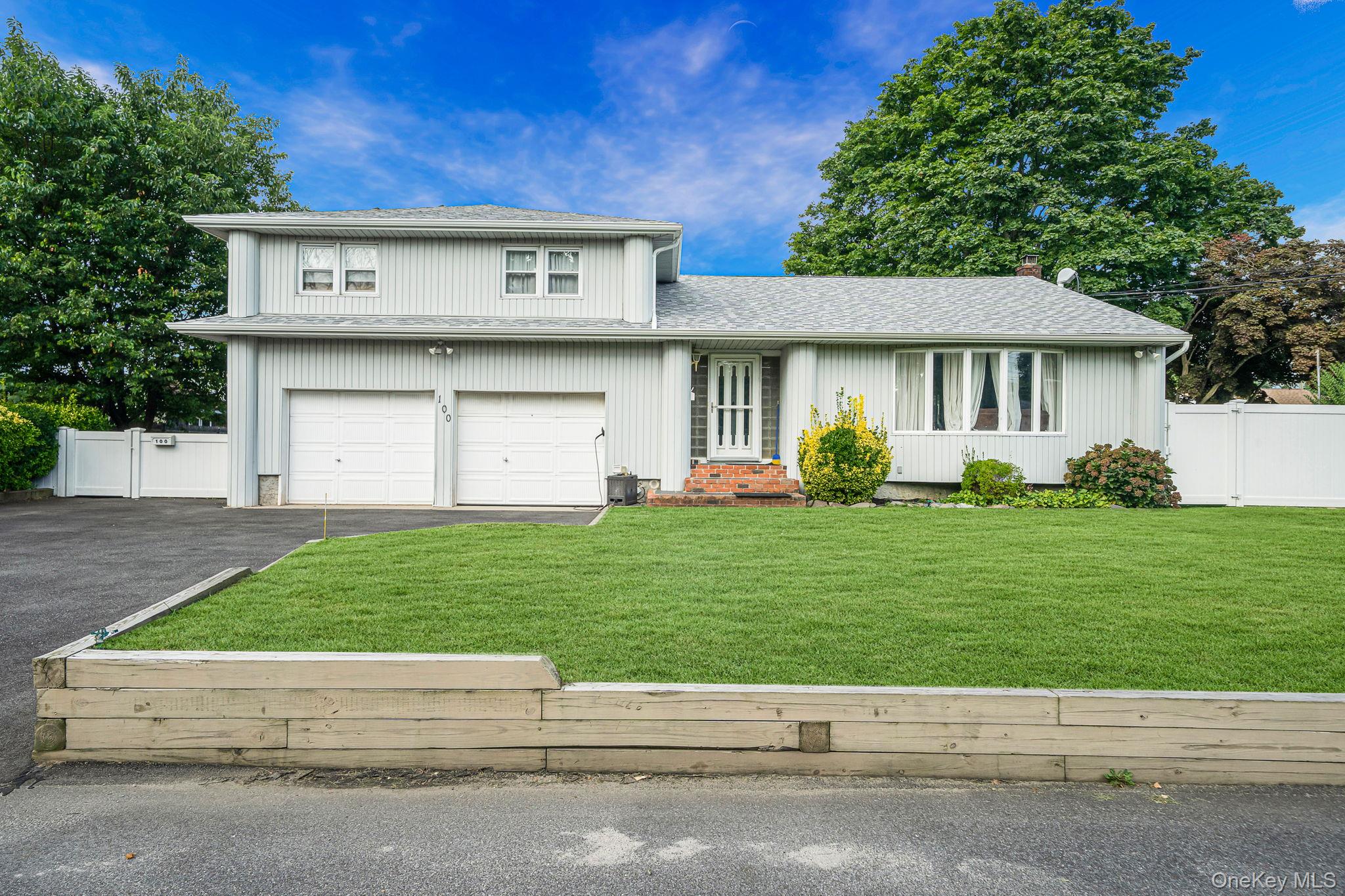 #1 photo, 100 E 7th Street, Deer Park , NY 11729