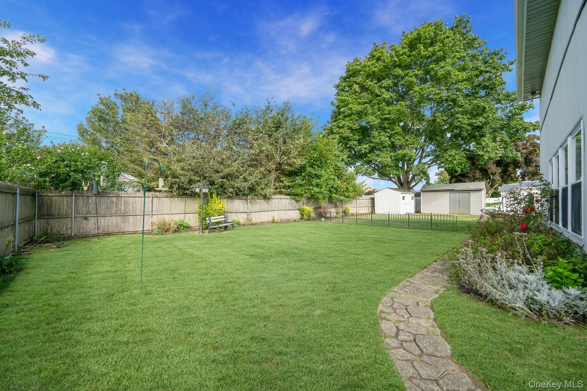 #12 photo, 100 E 7th Street, Deer Park , NY 11729