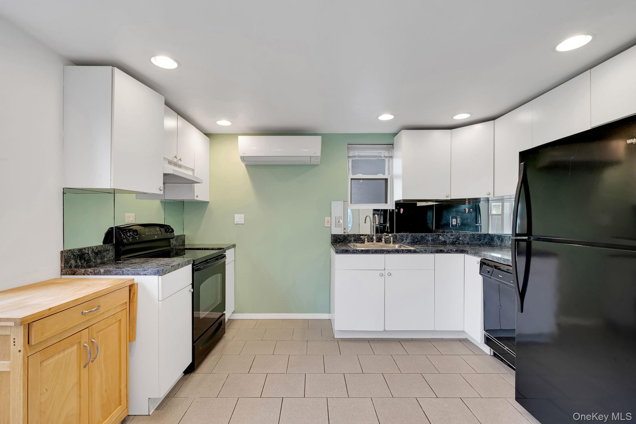 #6 photo, 100 E 7th Street, Deer Park , NY 11729