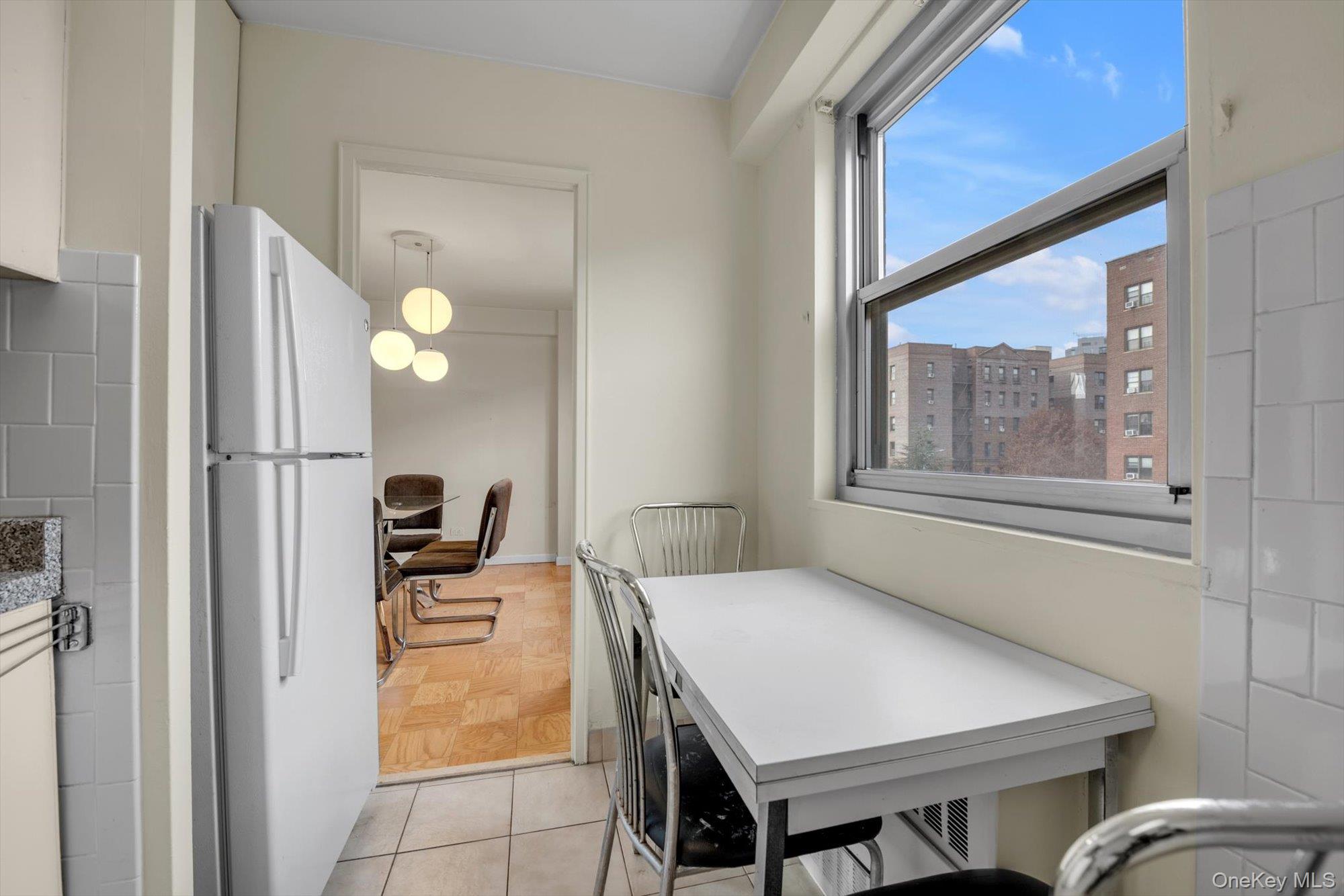 #14 photo, 110-11 Queens Boulevard, 뉴욕퀸즈 Forest Hills , NY 11375