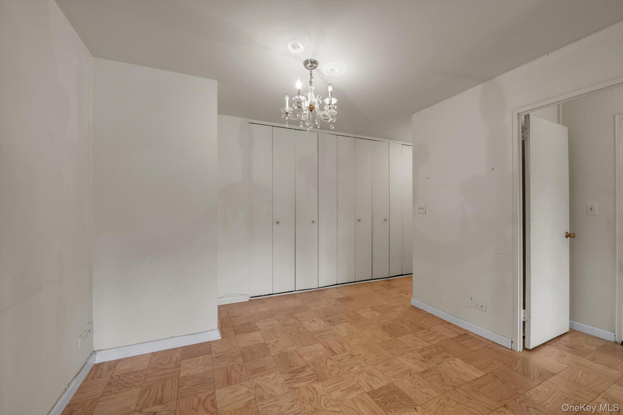 #6 photo, 110-11 Queens Boulevard, 뉴욕퀸즈 Forest Hills , NY 11375