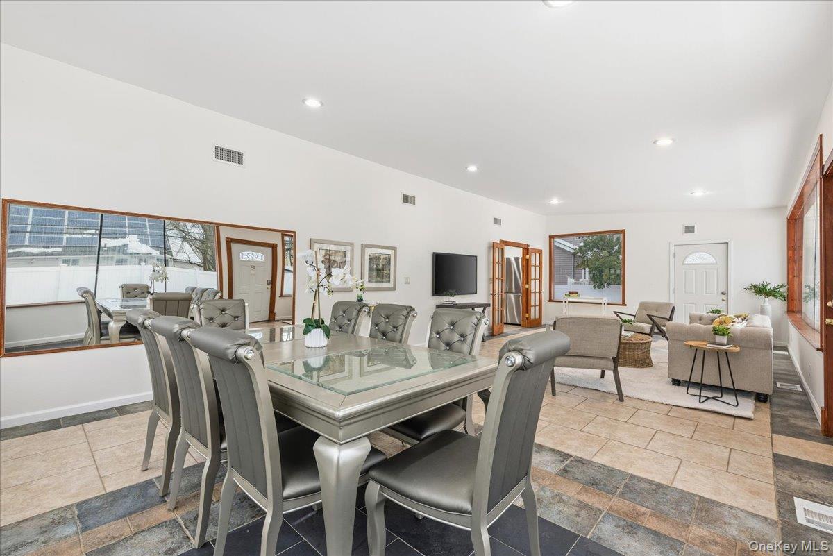 #18 photo, 85 Briarcliff Road, Westbury , NY 11590