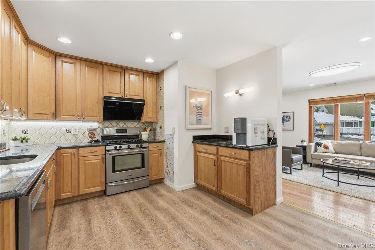 #9 photo, 85 Briarcliff Road, Westbury , NY 11590