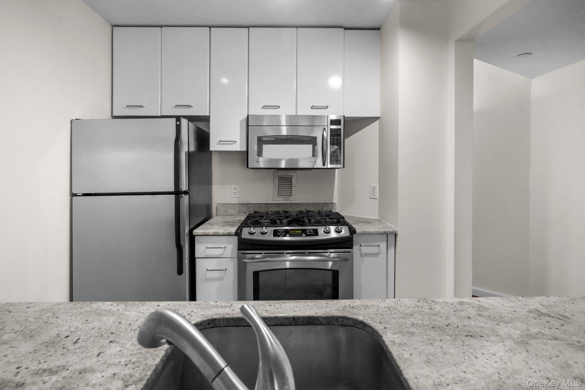 #10 photo, 4 Martine Avenue, White Plains , NY 10606