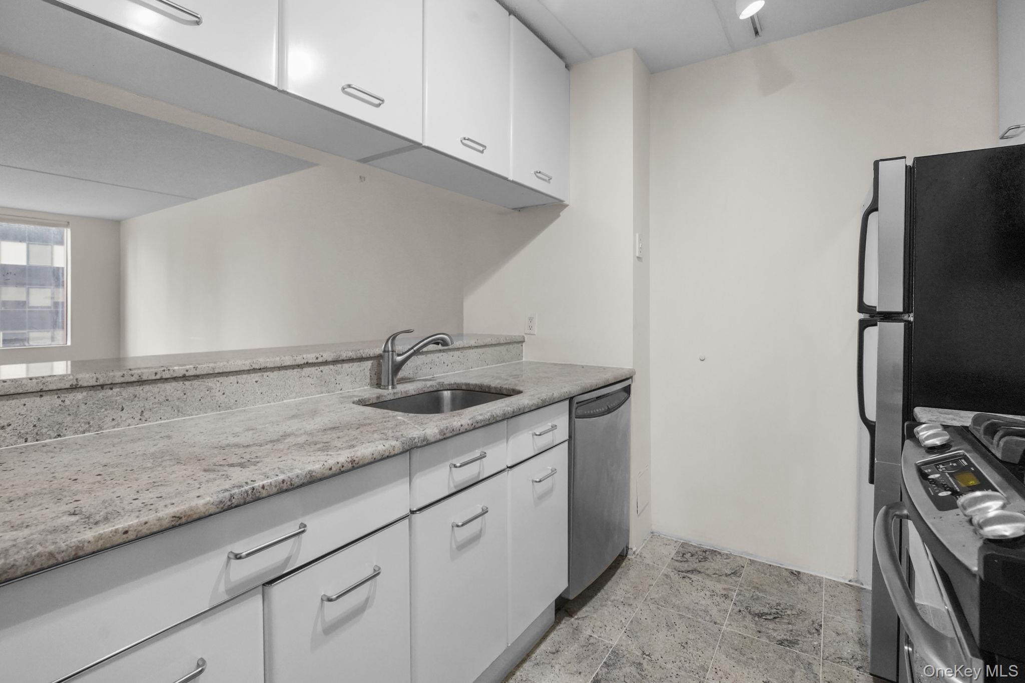 #18 photo, 4 Martine Avenue, White Plains , NY 10606