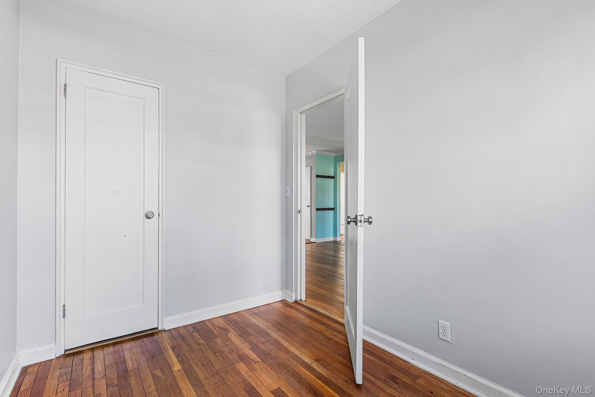 #13 photo, 109 N Broadway, White Plains , NY 10603