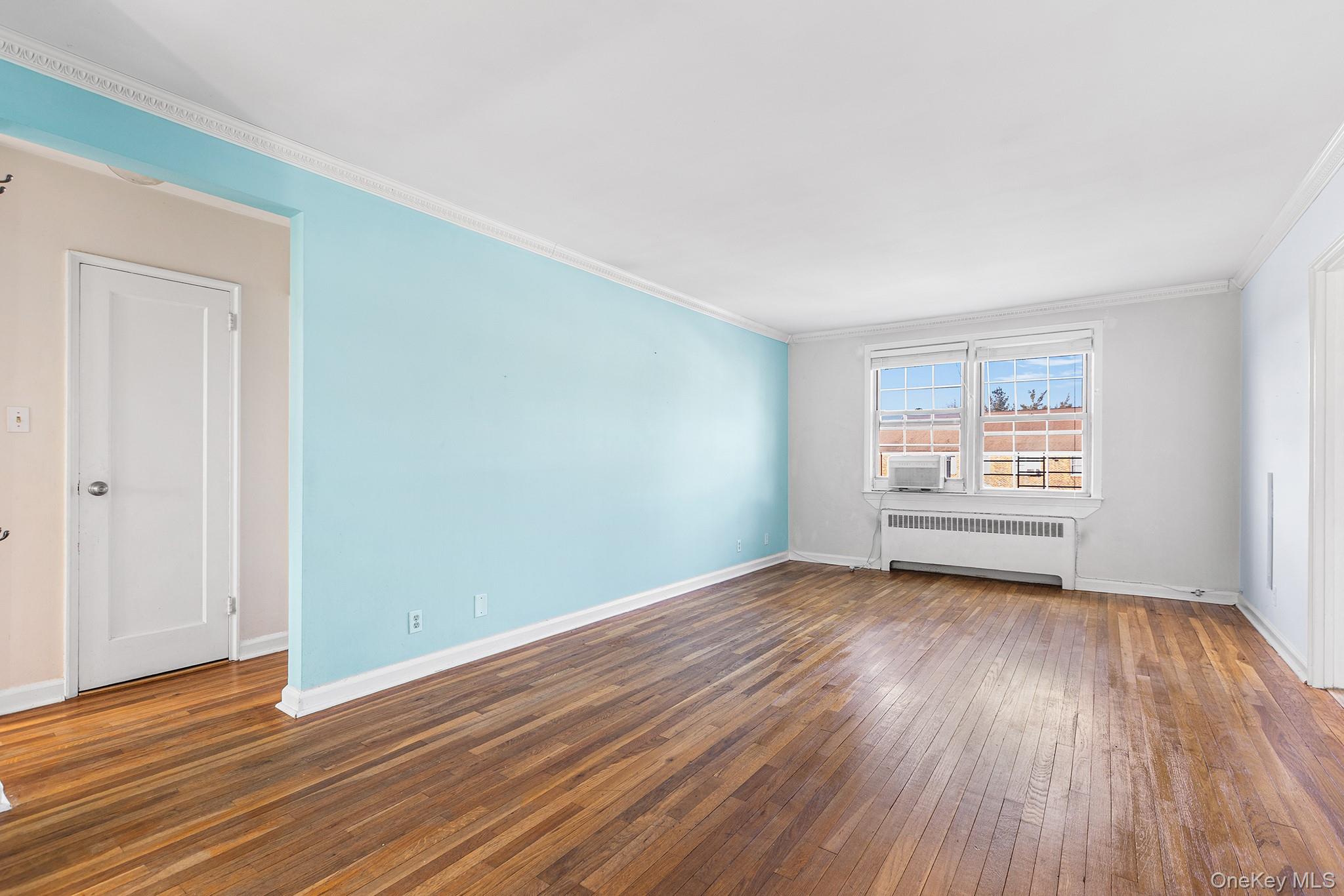 #8 photo, 109 N Broadway, White Plains , NY 10603