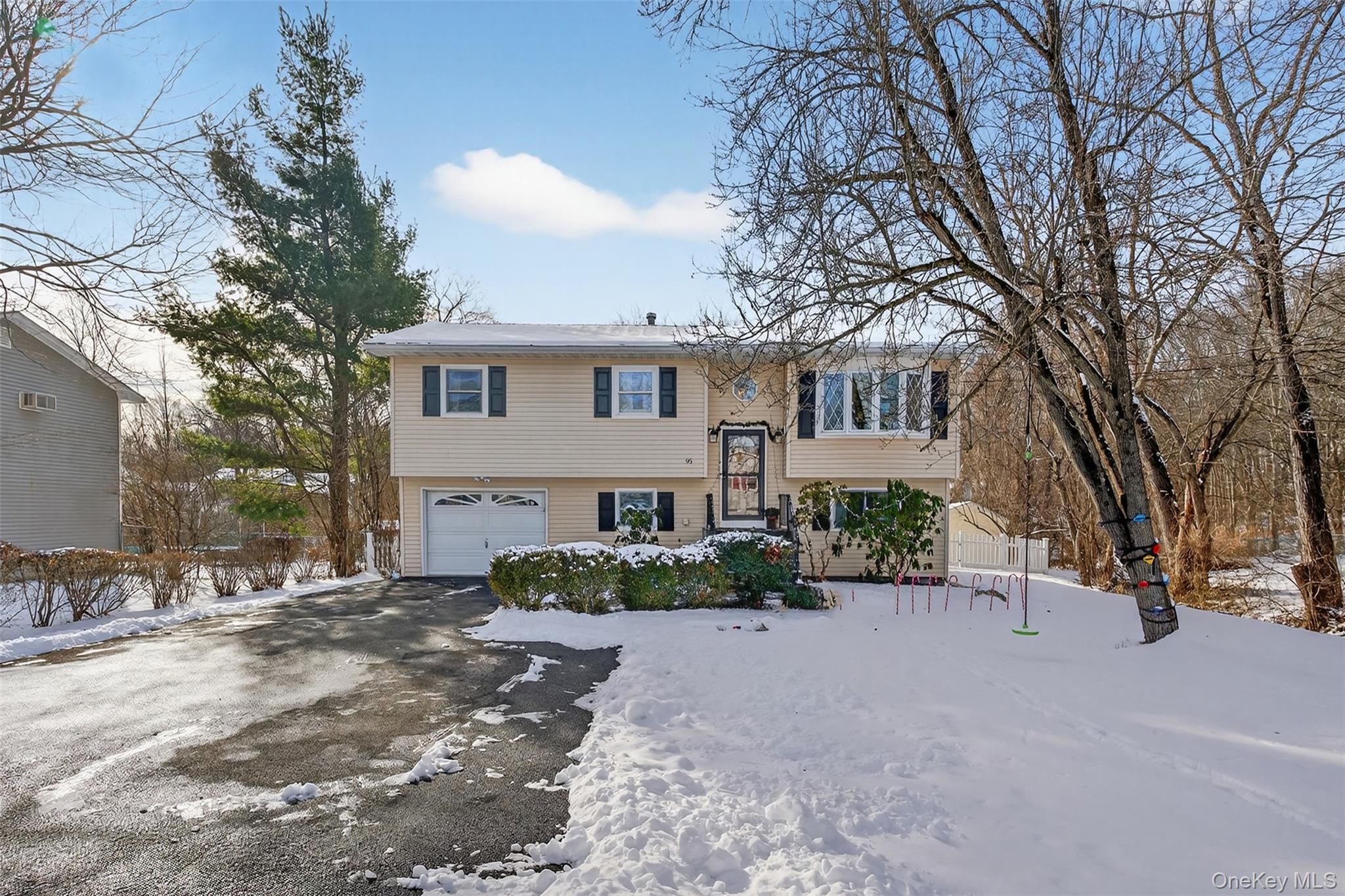 #1 photo, 95 Sutton Park Road, Poughkeepsie , NY 12603